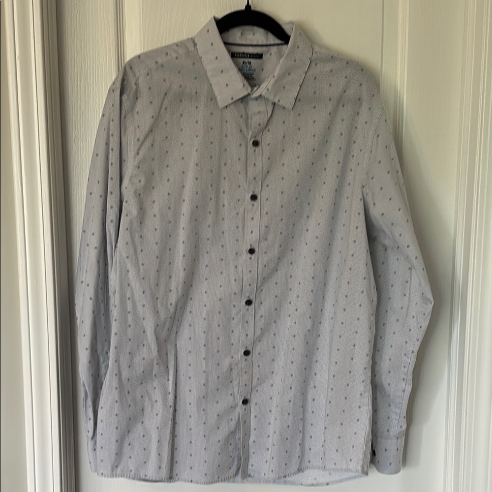 Men's Gray Button-Up Shirt